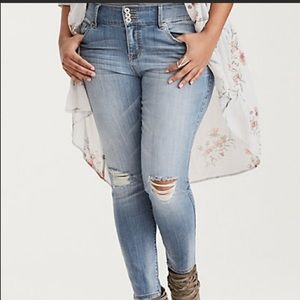 🆕❤️Torrid light wash jeggings ❤️